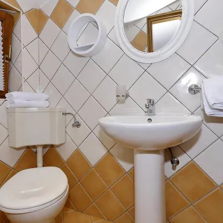Apartman Antisin.3 *